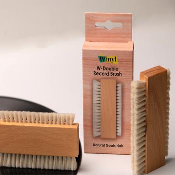 Cepillo Doble Winyl W-Record Brush Con Pelo de Cabra y Mango de Madera